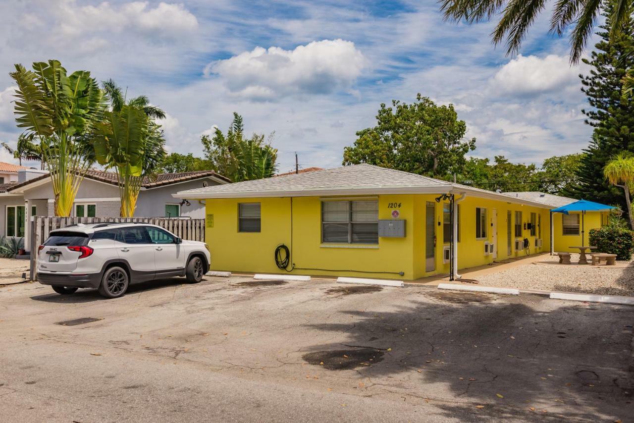 Beautiful Old Apartment With Beach Gear Fort Lauderdale Exterior photo