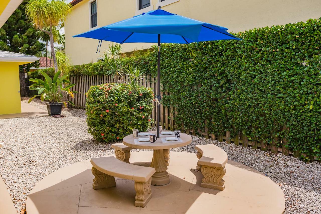 Beautiful Old Apartment With Beach Gear Fort Lauderdale Exterior photo
