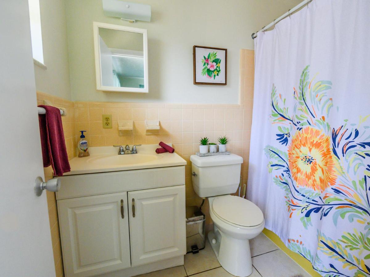 Beautiful Old Apartment With Beach Gear Fort Lauderdale Exterior photo